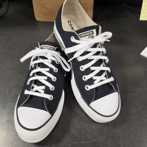 WIDE WIDTH Converse Lift Black Low Top
